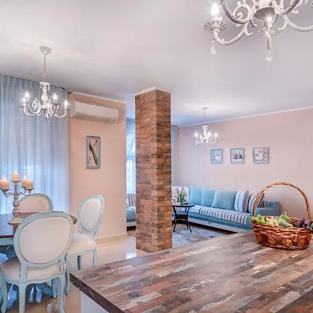 Lägenhetshotell Esteban Vip Club 4*