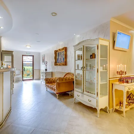 Esteban Vip Club Lägenhetshotell 4*