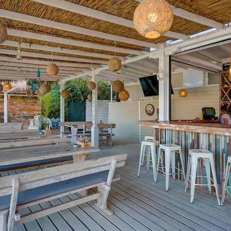 Lägenhetshotell Esteban Vip Club 4*