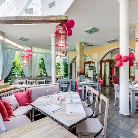 Lägenhetshotell Esteban Vip Club 4*