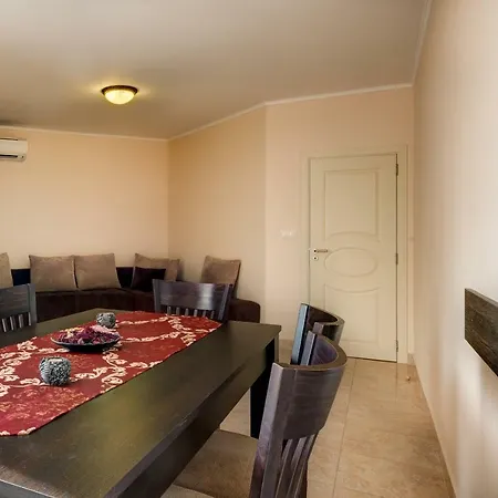 Esteban Vip Club Lägenhetshotell