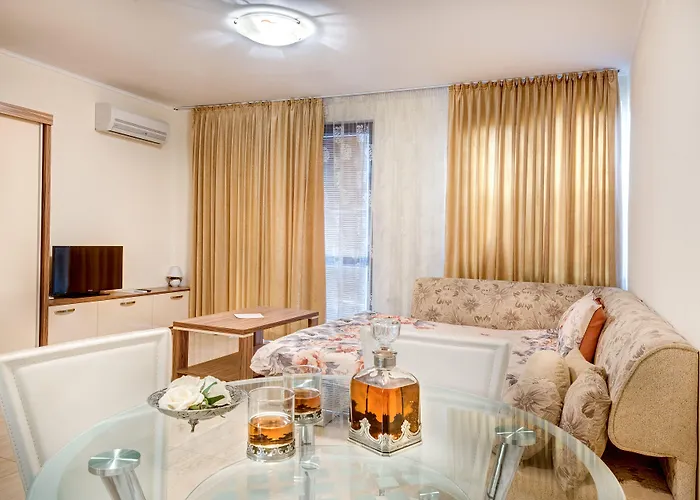 公寓式酒店 Esteban Vip Club 内塞伯尔