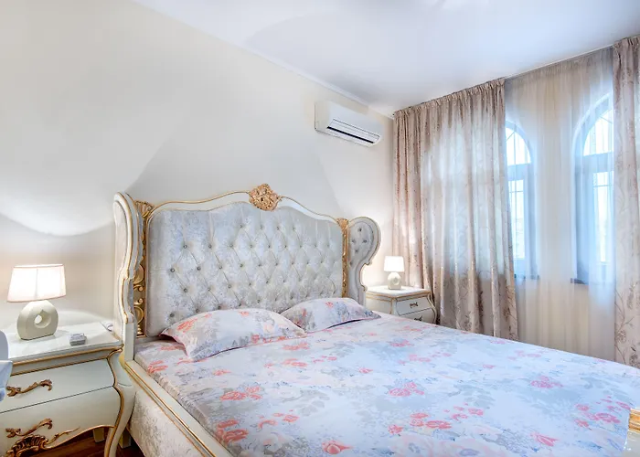 Esteban Vip Club 内塞伯尔