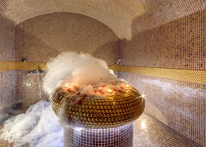 Esteban Vip Club 公寓式酒店 4*