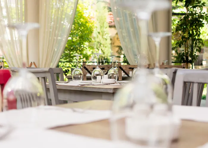 Esteban Vip Club 内塞伯尔