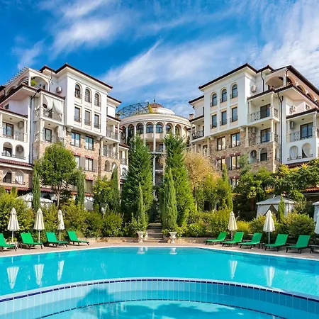 Esteban Vip Club מלון דירות