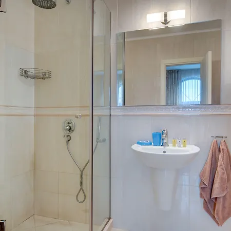 Aparthotel Esteban Vip Club 4*