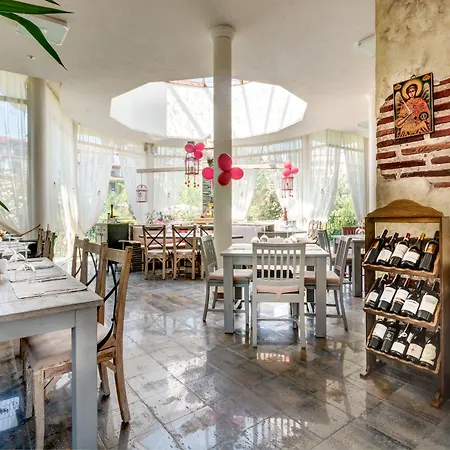 מלון דירות Esteban Vip Club נסבר