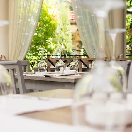 Esteban Vip Club נסבר