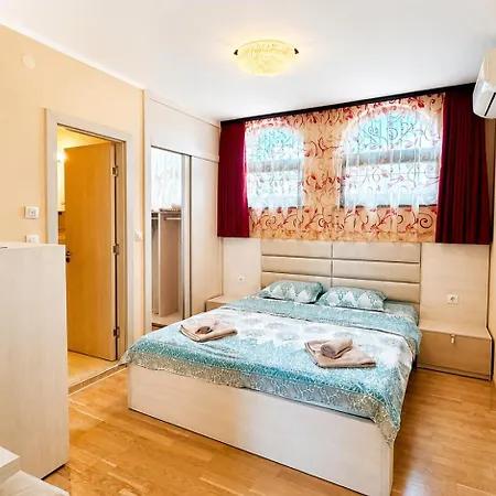 Esteban Vip Club Lägenhetshotell 4*
