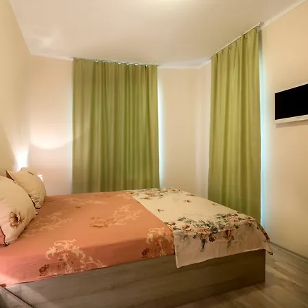 Апартхотел Esteban Vip Club 2*