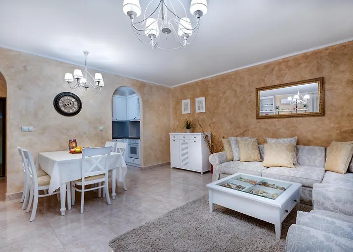 Lejlighedshotel Esteban Vip Club 4*